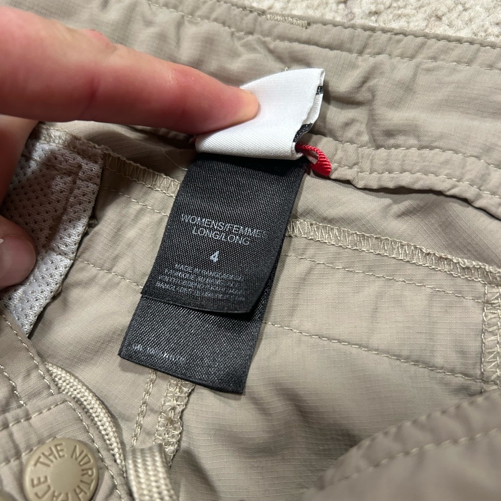 The North Face Quick Dry Khaki size 4 shorts - Picture 7 of 8